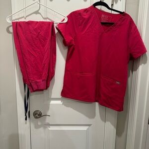 FIGS Women's Scrub Set in Fuchsia Pink